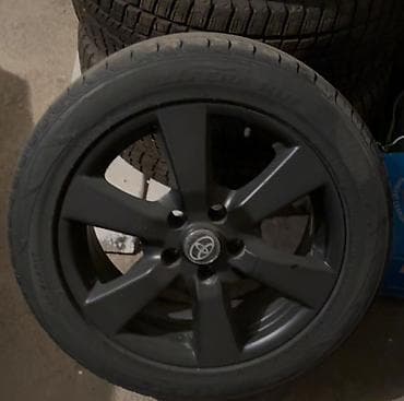 Шины на Toyota Camry (XV40-45) с черными матовыми дисками