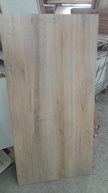 Ламинат: Плита ЛДСП в декоре «дуб» (натуральный светло-коричневый оттенок с — 1