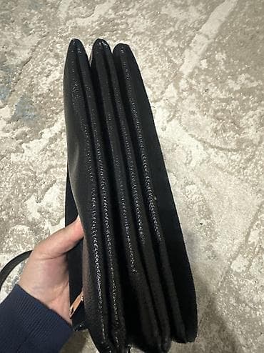 35 mm: Кожаная сумка комбинация с замшой Внутри много отпеков, карманов — 4