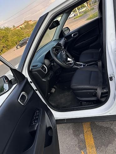 гибрид лабо: Hyundai Venue: 2025 г., 1.6 л, Автомат, Бензин, Кроссовер — 9