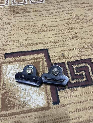 крепеж скоба: Держатели/фиксаторы ремней безопасности (пара) Состояние отличное — 1