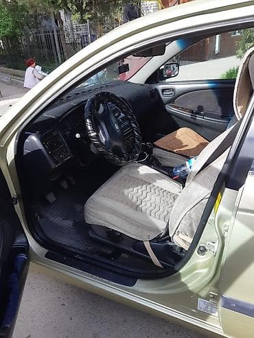 passat b 6: Toyota Avensis: 2001 г., 1.8 л, Бензин, Седан — 5