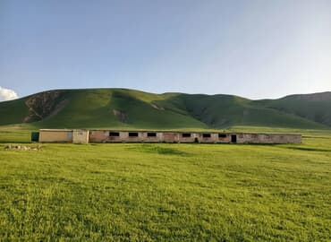 продается дом село сокулук: Продаю Кошара, 50 соток, Действующий, Без оборудования, Электричество — 1