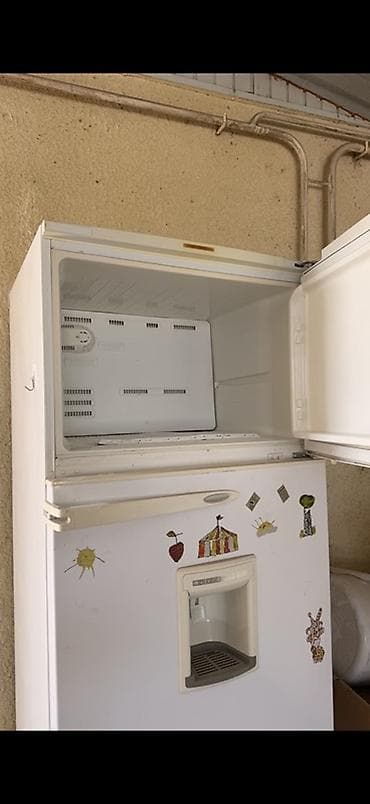 диспенсер с холодильником: Холодильник Beko, Б/у, Двухкамерный — 3