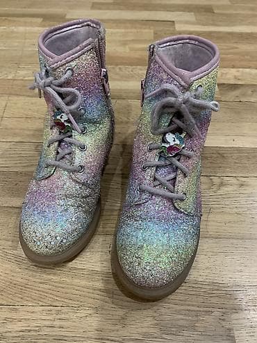 приму в дар детские вещи: Отдаю домашние детские вещи на 2 года, обувь детскую 19 размер — 5