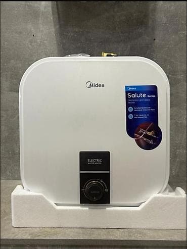 Электрический накопительный водонагреватель Midea из серии Salute. 