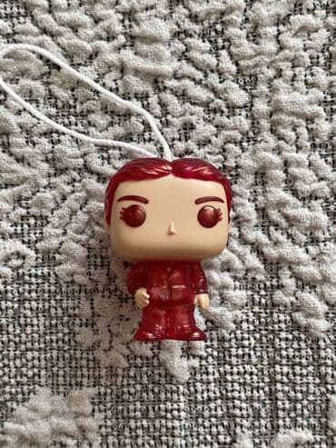 заказать дом для кукол: Киндер Джой «Очень странные дела» Kinder joy Stranger things Продаётся — 1