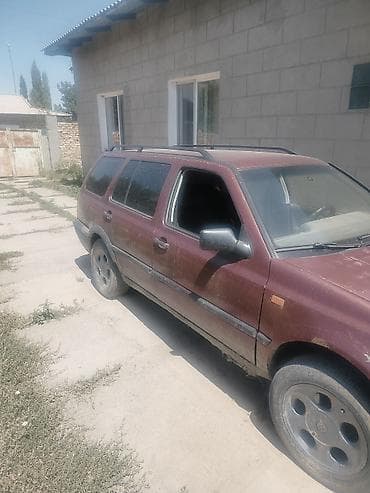 Volkswagen Golf: 1994 г., Механика, Бензин, Универсал