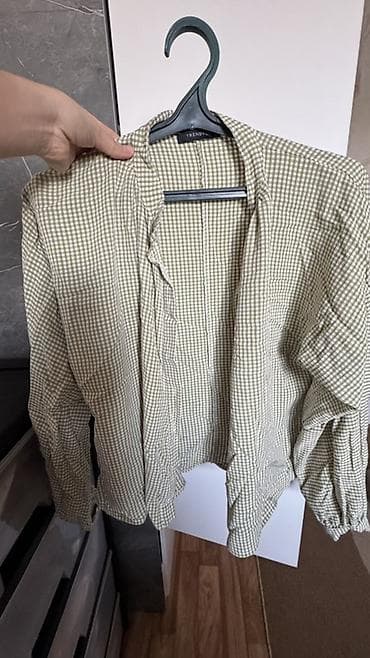 мужские вещи даром: Отдам даром набор женской одежды. Размеры S или М. Состояние хорошее — 3