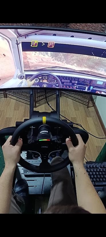 ps5 с играми: Симрейсинг-комплект MOZA r5 кокпит + рулевая база + 2- руля + педали + — 2