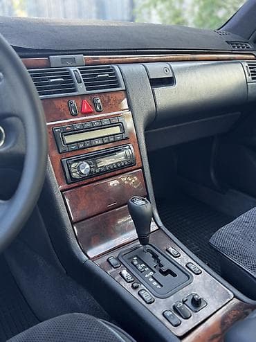 Продажа авто: Mercedes-Benz E-Class: 1998 г., 2.4 л, Автомат, Бензин, Седан — 10