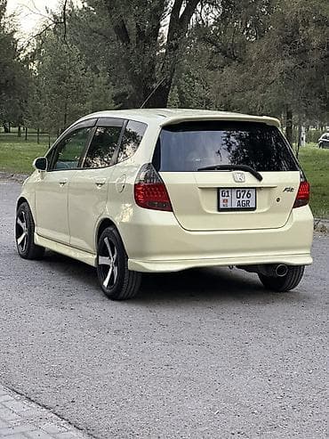 byd e7: Honda Fit: 2002 г., 1.3 л, Вариатор, Бензин, Хэтчбэк — 4