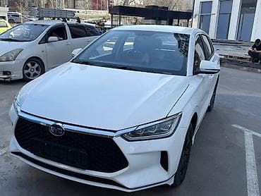 camry 2015: BYD E2: 2020 г., Электромобиль, Хэтчбэк — 2