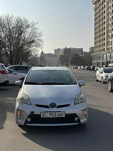 Toyota Prius: 2012 г., 1.8 л, Вариатор, Гибрид, Хэтчбэк