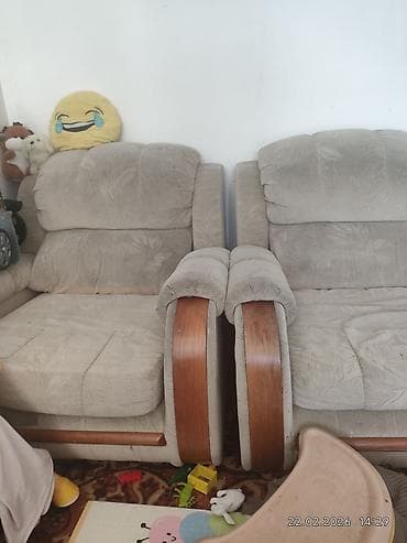 Стулья, табуретки: Мягкие кресла с деревянными подлокотниками (комплект из 2 шт.) - Тип — 2