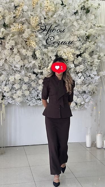 макси: Элегантный женский костюм-двойка в насыщенном шоколадном цвете — 1