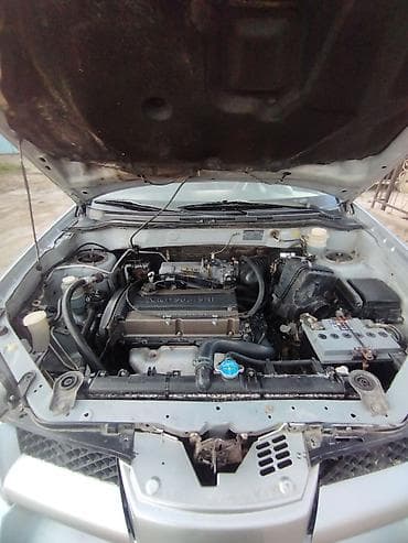Унаа: Mitsubishi Outlander: 2003 г., 2 л, Кол менен иштөөчү, Бензин, Кроссовер — 8