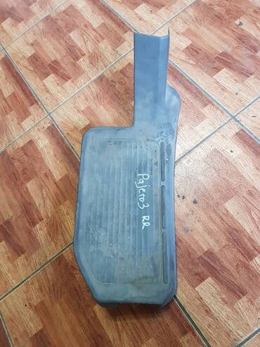 запчасти на мицубиси паджеро 2: Решетка радиатора Mitsubishi Б/у, Оригинал — 1