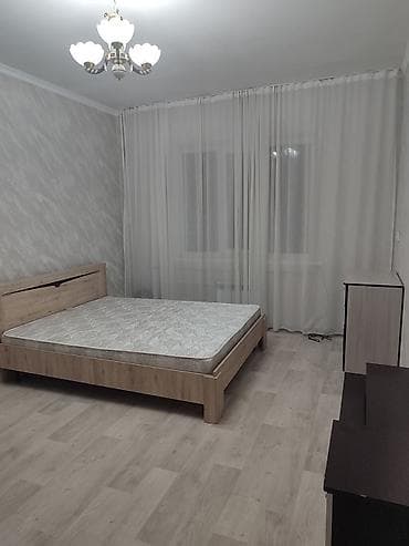 Недвижимость: Золотой квадрат Сдается 2ком квартира Этаж: 3 из 12 Косметический — 4