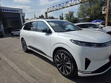 voyah dream: Dongfeng : 2026 г., 1.5 л, Электромобиль, Внедорожник — 1