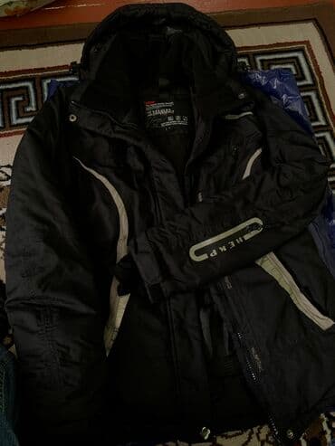 Шорты: Лыжная женская куртка, подойдет для зимы 
Размер S — 2