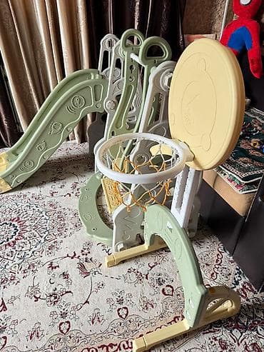 Игровые комплексы: Детская горка Для дома, Пластик, Б/у — 3