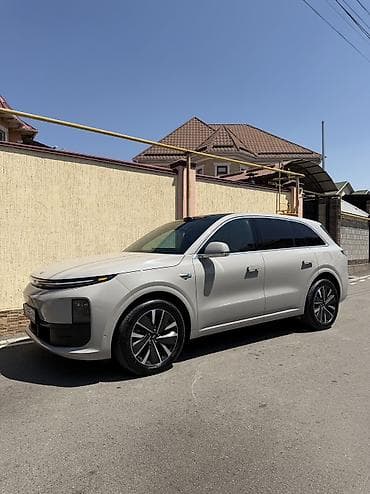 Lixiang L6: 2025 г., 1.5 л, Автомат, Электромобиль, Внедорожник — 5