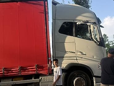 лодка катер: Тягач, Volvo, 2016 г., Тентованный — 5