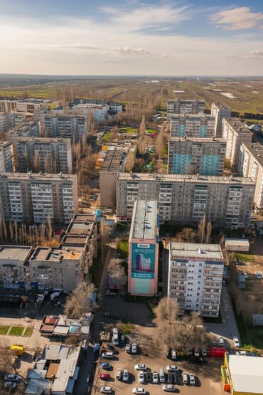 электронные табло купить: 2комнаттын 1- бөлмөсүүнө кыздар алабыз койка место,КВ тынч таза 8400 — 1