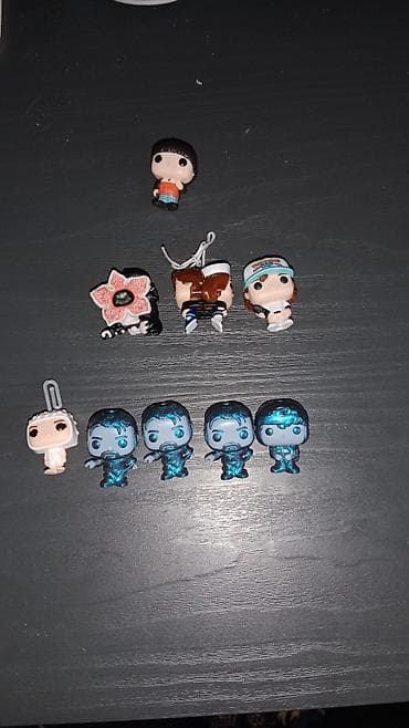 спартифка шым: Продаю фигурки из очень странных дел. писать в ЛС) Вкладыши есть — 2