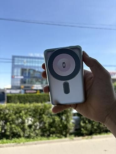 на аккумуляторе: Повербанк WiWU Elite Power Bank 10000 мА·ч - Емкость 10000 мА·ч — — 4