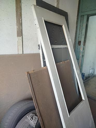 Отдам всё за 3000 полки столы шкафы окна старые двери at lalafo.kg Отдам всё за 3000 полки столы шкафы окна старые двери