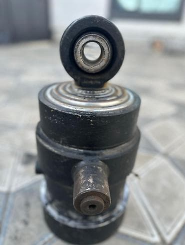 перчатки спецназа: Гидроцилиндр с проушиной Описание: - Тип: гидроцилиндр двустороннего — 1