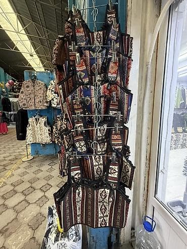 Футболки: Футболка “Kyrgyzstan” и войлочные аксессуары с национальными мотивами — 6