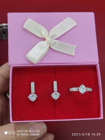 свадебные наборы ручной: Цена 2000сом __________ Серебро 925 пробы Качество отличное Камни — 1