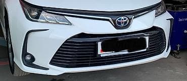 тойота значок: Бампер Toyota, Б/у — 1