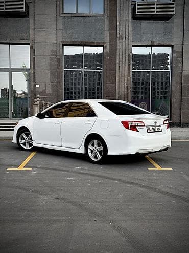 Toyota Camry: 2011 г., 2.5 л, Автомат, Бензин, Седан — 3