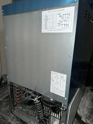 военный бутка: Ледогенератор напольного/встраиваемого типа - Корпус из металла, цвет — 5