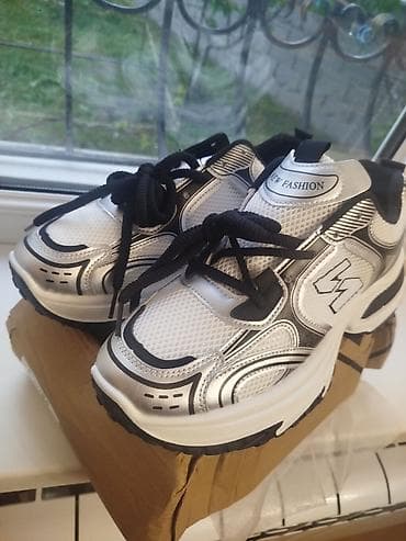 osiris d3: 40-размер. Толстая подошва которая увеличивает рост при ношении на 3-5 — 4