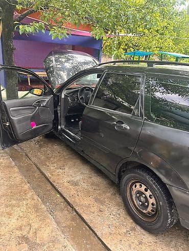 wolksvagen sharan: Ford Focus: 2001 г., 1.8 л, Механика, Бензин, Универсал — 2
