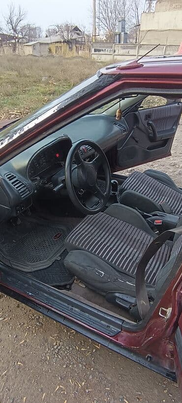 продаю или меняю с доплатой мне: Mazda 323: 1993 г., Хэтчбэк — 7