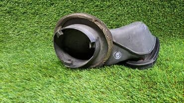 блок предохранителей: Патрубок воздухозаборника правый Е39 43 31 8 ———379 620 Год 2002 В — 1