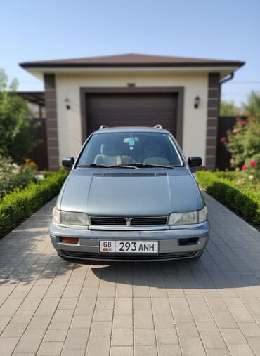 продаю связи с переездом: Mitsubishi Space Wagon: 1993 г., 2 л, Механика, Минивэн — 2