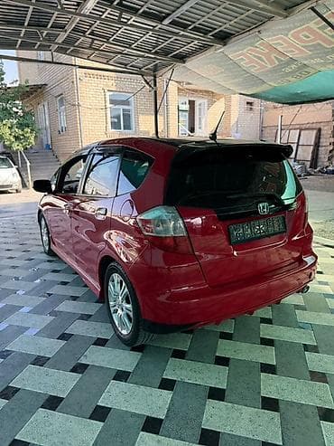 santa fe: Honda Fit: 2008 г., 1.3 л, Автомат, Бензин, Хэтчбэк — 7