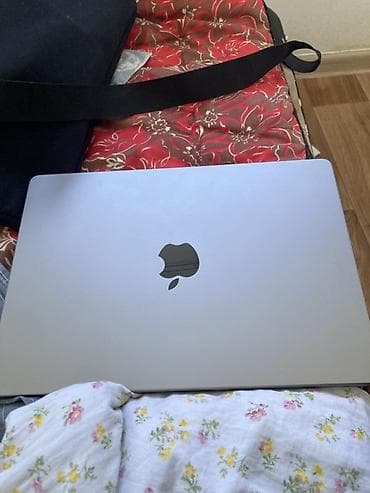 epson a3: Apple MacBook (серия Pro 14") в цвете Silver. Ключевые особенности: - — 2