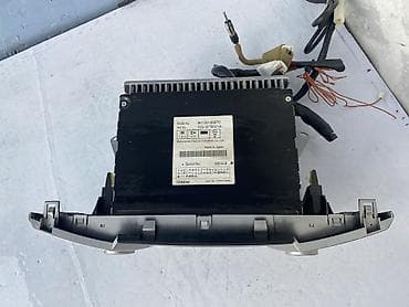 mini jack: Штатная магнитола для Toyota Harrier - Оригинальная центральная — 3