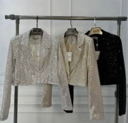 платья леопардовая: Комплект, надет был 1 раз, на час. пиджак пиджак укороченный платье — 2