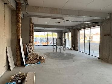Коммерциялык мүлк: Кеңселерди ижаралоо, 300 м², Турак комплексинде, Тоолор көрүнүп турат, 1-катар, Өзүнчө кире бериши менен — 4