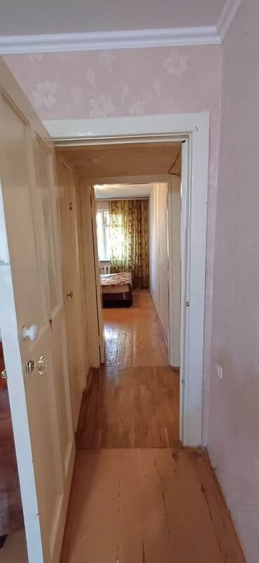 продаю квартиру район 9микрарайон: 3 бөлмө, 58 м², 104-серия, 2 кабат — 12