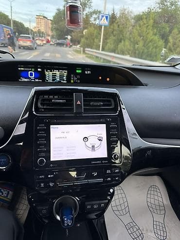 Toyota: Toyota Prius: 2021 г., 1.8 л, Автомат, Гибрид, Лифтбек — 10